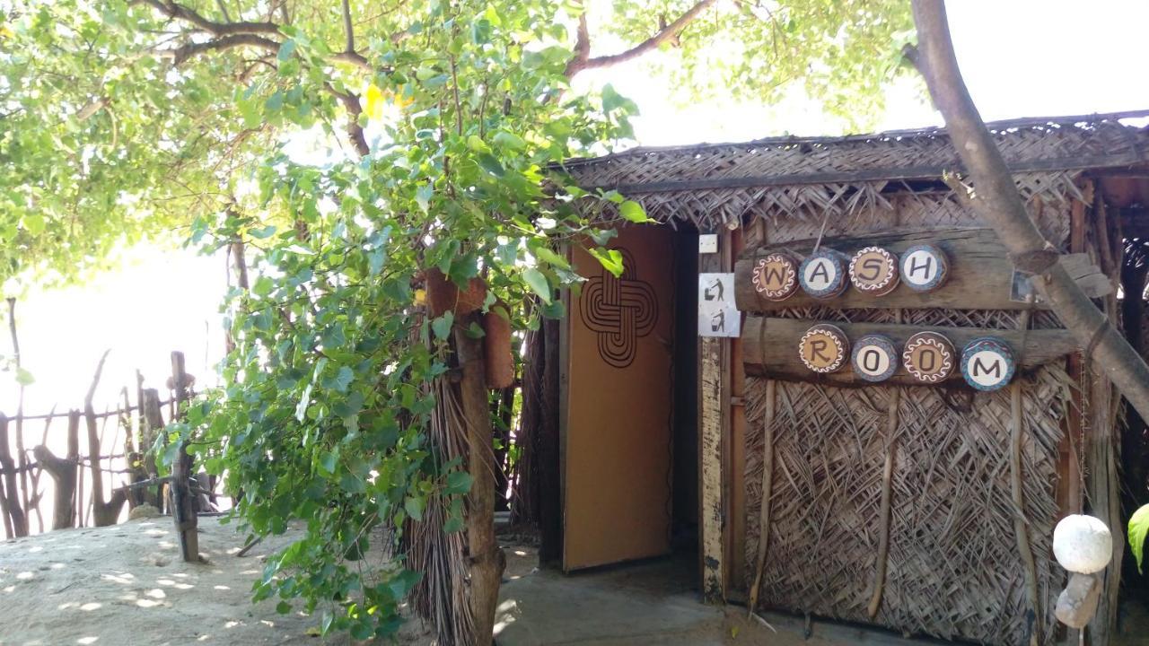 Beach Hut Arugam Bay Exterior foto